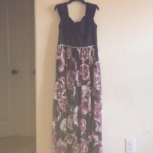 En focus studio navy blue with purple floral dress